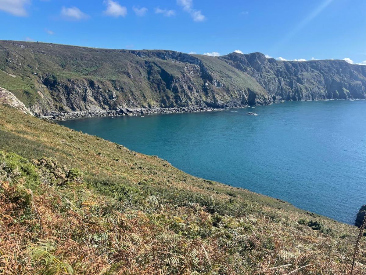 The Dairy @ Trefechan Wen Goodwick Eksteriør billede