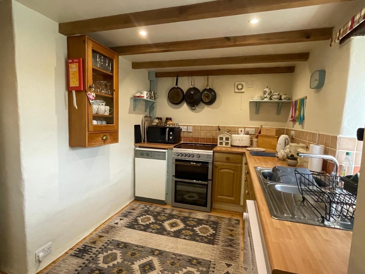 The Dairy @ Trefechan Wen Goodwick Eksteriør billede