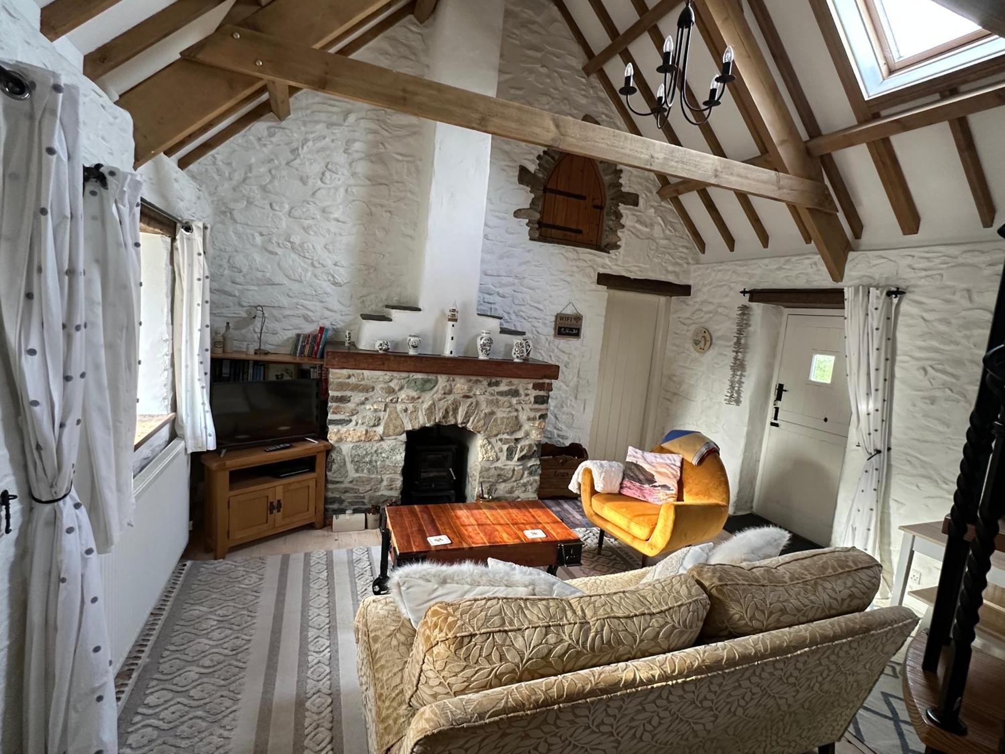 The Dairy @ Trefechan Wen Goodwick Eksteriør billede